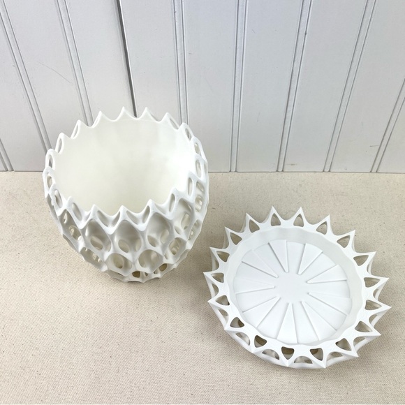 Invader Planter Pot, Small Indoor Flower Pot, Modern Planter with Saucer - Picture 7 of 9